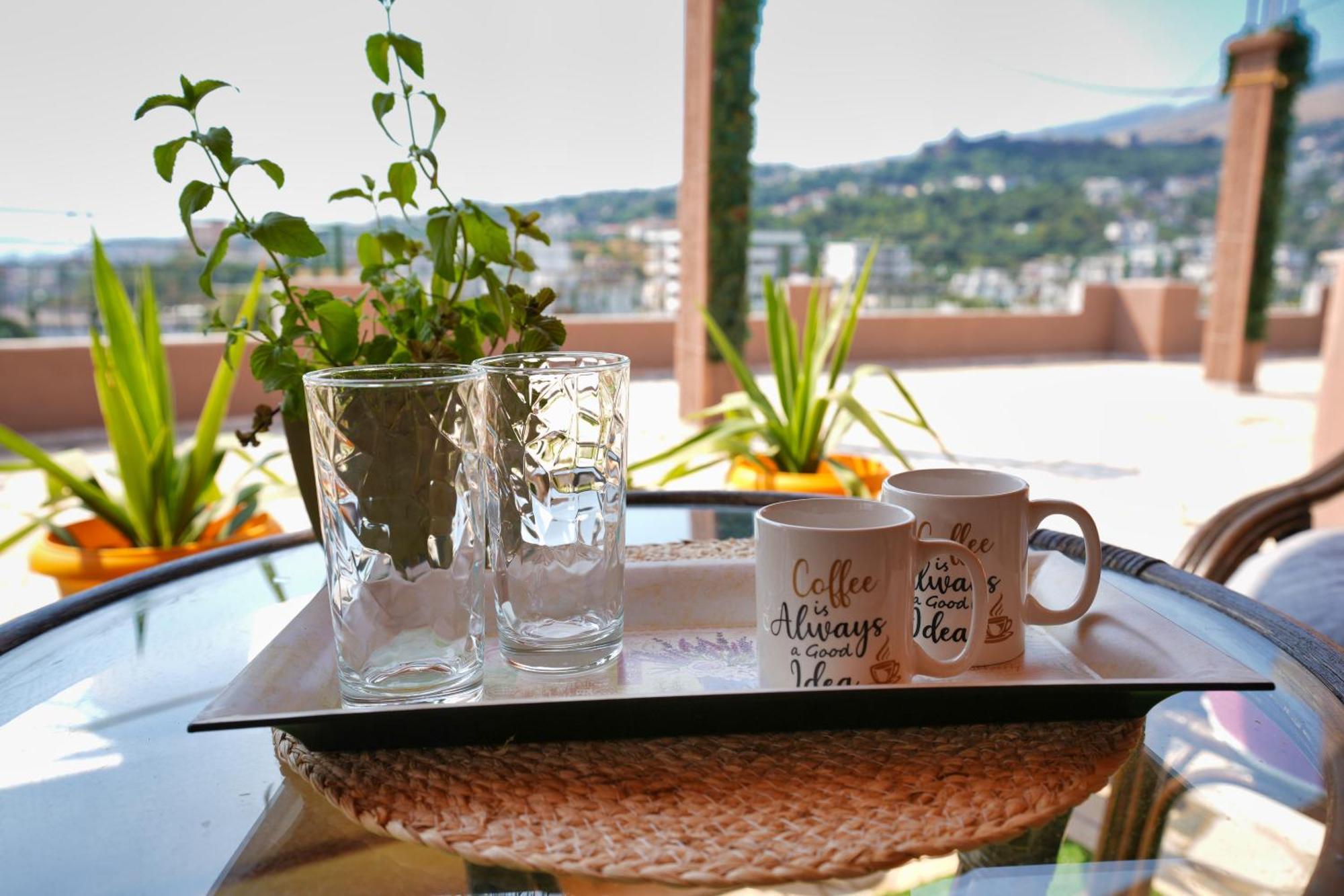 The View Rooms And Terrace จีโรคาสเตอร์ ภายนอก รูปภาพ